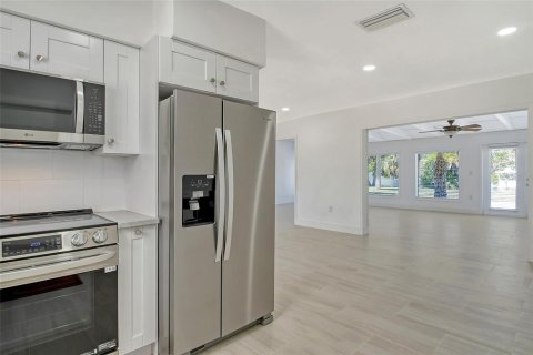 House in Nokomis, Florida 2 bedrooms, 156.35 sq.m. № 1523322 - photo 14