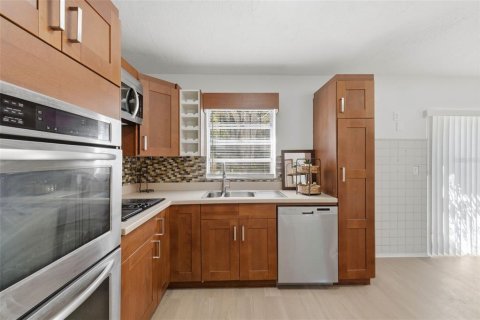Villa ou maison à vendre à Saint Petersburg, Floride: 3 chambres, 107.4 m2 № 2430818 - photo 21