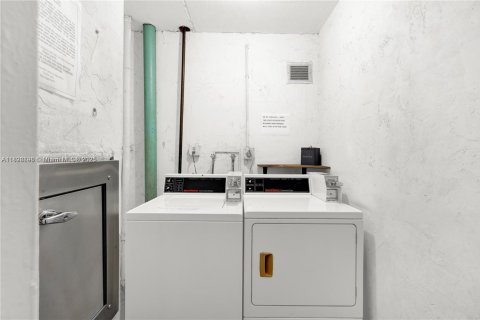 Condominio en alquiler en Miami, Florida, 2 dormitorios, 132.85 m2 № 1953368 - foto 9
