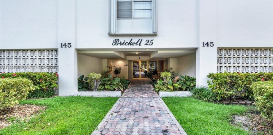 Condominio en Miami, Florida, 2 dormitorios  № 1953368