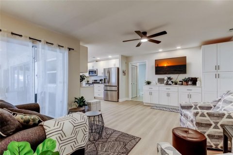 Villa ou maison à louer à Clearwater, Floride: 4 chambres, 174.47 m2 № 2103930 - photo 10
