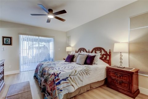 Villa ou maison à louer à Clearwater, Floride: 4 chambres, 174.47 m2 № 2103930 - photo 13