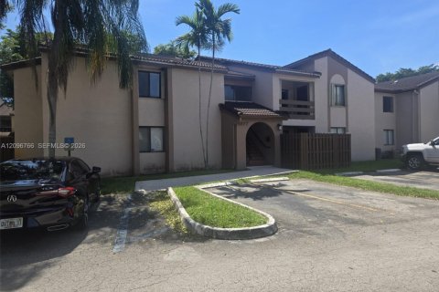 Condo in Miami, Florida, 2 bedrooms № 2401271