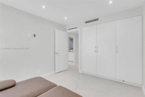Condo in Aventura, Florida, 4 bedrooms  № 1878633 - photo 19