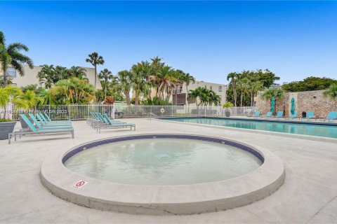 Condo in Aventura, Florida, 4 bedrooms  № 1878633 - photo 25
