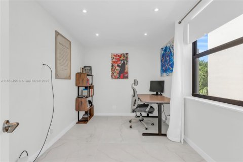 Condo in Aventura, Florida, 4 bedrooms  № 1878633 - photo 11