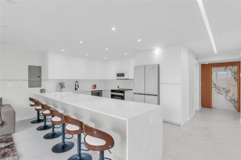 Condo in Aventura, Florida, 4 bedrooms  № 1878633 - photo 6