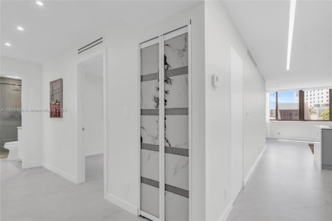 Condo in Aventura, Florida, 4 bedrooms  № 1878633 - photo 5
