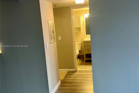 Condominio en venta en Hollywood, Florida, 2 dormitorios, 92.9 m2 № 1997002 - foto 10