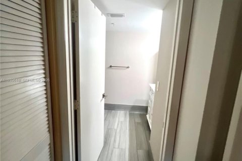 Condominio en venta en Hollywood, Florida, 2 dormitorios, 92.9 m2 № 1997002 - foto 8