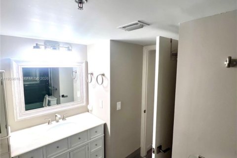 Condominio en venta en Hollywood, Florida, 2 dormitorios, 92.9 m2 № 1997002 - foto 15