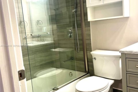 Condominio en venta en Hollywood, Florida, 2 dormitorios, 92.9 m2 № 1997002 - foto 11