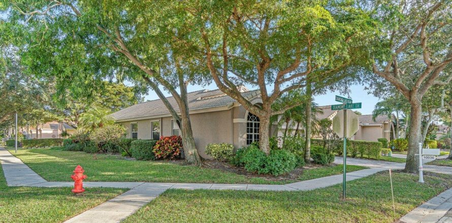 House in Boynton Beach, Florida 3 bedrooms, 204.38 sq.m. № 1117796