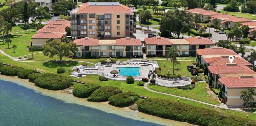 Condo in Saint Petersburg, Florida, 2 bedrooms № 2349732