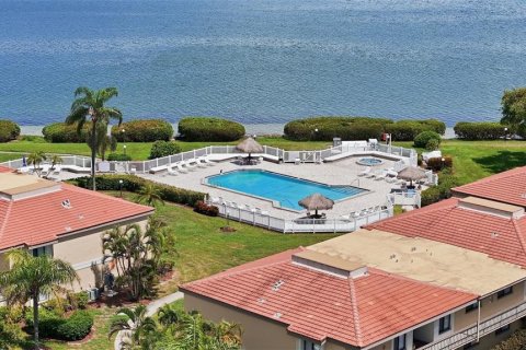 Condo in Saint Petersburg, Florida, 2 bedrooms № 2349732 - photo 20