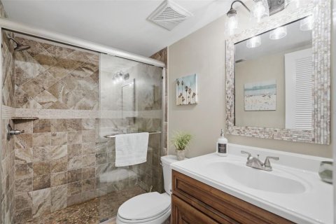 Condo in Saint Petersburg, Florida, 2 bedrooms № 2349732 - photo 14