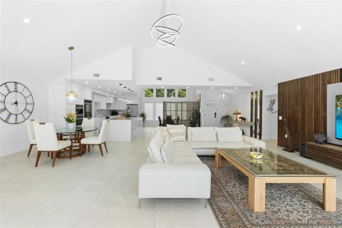 Casa en venta en Orlando, Florida, 4 dormitorios, 252.04 m2 № 1826661 - foto 17
