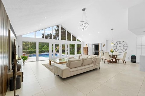 Casa en venta en Orlando, Florida, 4 dormitorios, 252.04 m2 № 1826661 - foto 13
