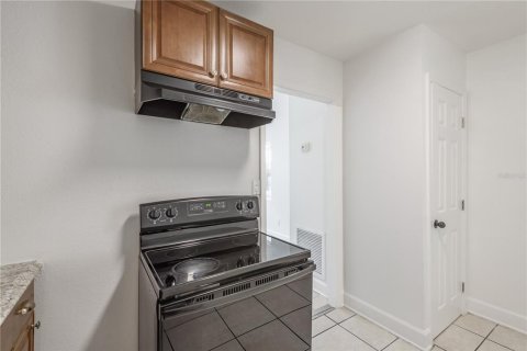 Propiedad comercial en venta en Tampa, Florida, 4 dormitorios, 136.75 m2 № 1881105 - foto 28