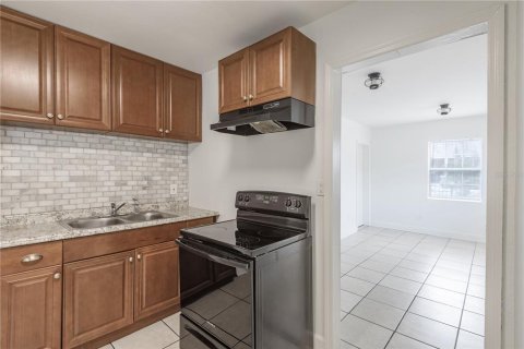 Propiedad comercial en venta en Tampa, Florida, 4 dormitorios, 136.75 m2 № 1881105 - foto 29