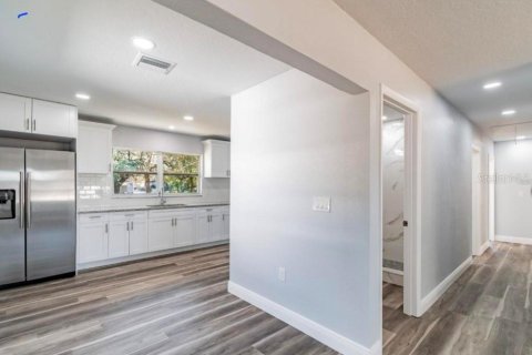 House in Tampa, Florida 3 bedrooms, 109.25 sq.m. № 2426992 - photo 11