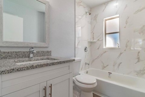 House in Tampa, Florida 3 bedrooms, 109.25 sq.m. № 2426992 - photo 9