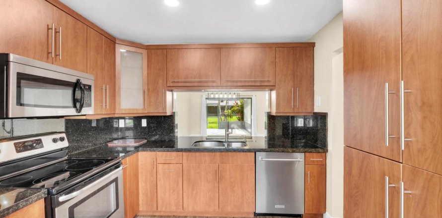 Touwnhouse à Pembroke Pines, Floride 3 chambres, 129.97 m2 № 2086075