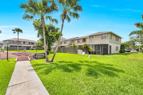 Touwnhouse à louer à Pembroke Pines, Floride: 3 chambres, 129.97 m2 № 2086075 - photo 16