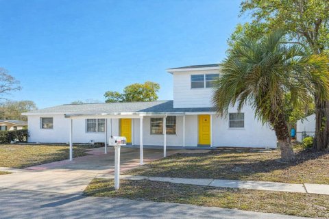 House in Tampa, Florida 4 bedrooms, 210.14 sq.m. № 2099107