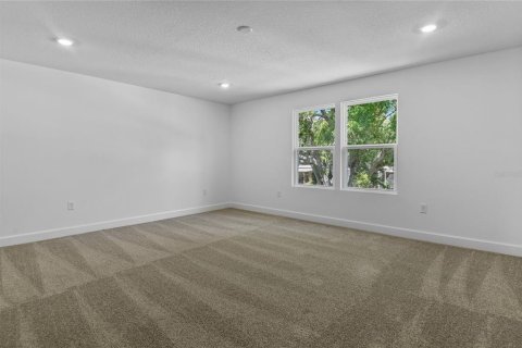 Casa en venta en Mount Dora, Florida, 5 dormitorios, 260.13 m2 № 1650342 - foto 14