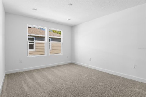 Casa en venta en Mount Dora, Florida, 5 dormitorios, 260.13 m2 № 1650342 - foto 13