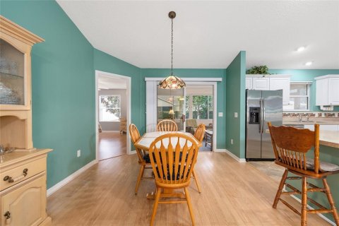 House in The Villages, Florida 2 bedrooms, 106.09 sq.m. № 1905504 - photo 10