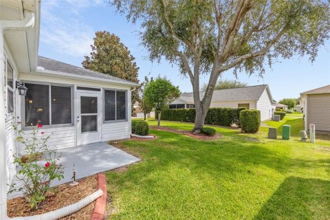 House in The Villages, Florida 2 bedrooms, 106.09 sq.m. № 1905504 - photo 30