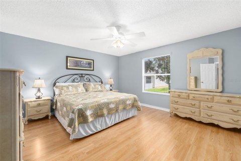 House in The Villages, Florida 2 bedrooms, 106.09 sq.m. № 1905504 - photo 18