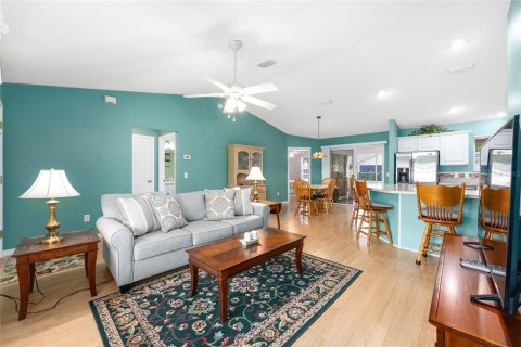 House in The Villages, Florida 2 bedrooms, 106.09 sq.m. № 1905504 - photo 8
