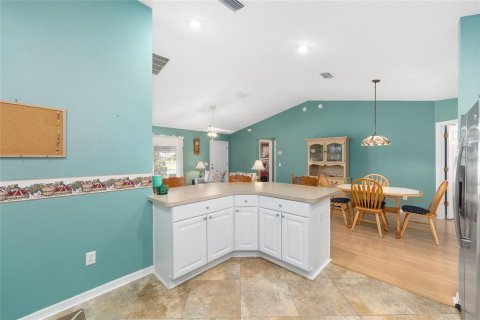 House in The Villages, Florida 2 bedrooms, 106.09 sq.m. № 1905504 - photo 15