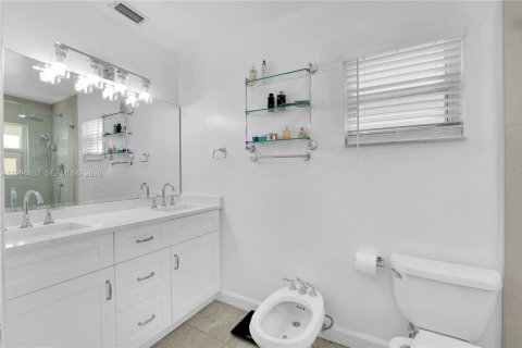 Touwnhouse à vendre à Hollywood, Floride: 4 chambres, 210.42 m2 № 2059310 - photo 16