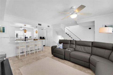 Touwnhouse à vendre à Hollywood, Floride: 4 chambres, 210.42 m2 № 2059310 - photo 4