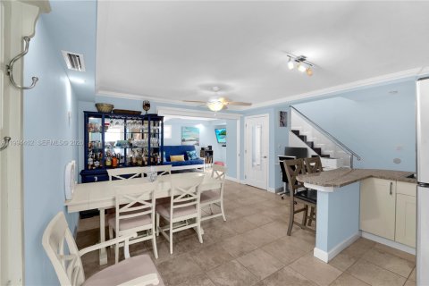 Touwnhouse à vendre à Hollywood, Floride: 4 chambres, 210.42 m2 № 2059310 - photo 23