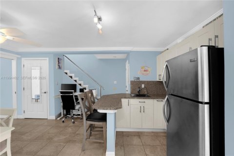 Touwnhouse à vendre à Hollywood, Floride: 4 chambres, 210.42 m2 № 2059310 - photo 24