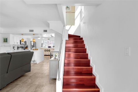 Touwnhouse à vendre à Hollywood, Floride: 4 chambres, 210.42 m2 № 2059310 - photo 11