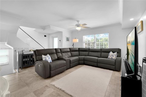 Touwnhouse à vendre à Hollywood, Floride: 4 chambres, 210.42 m2 № 2059310 - photo 5