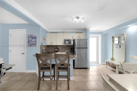 Touwnhouse à vendre à Hollywood, Floride: 4 chambres, 210.42 m2 № 2059310 - photo 22