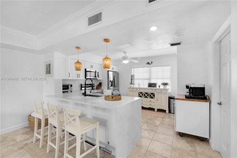 Touwnhouse à vendre à Hollywood, Floride: 4 chambres, 210.42 m2 № 2059310 - photo 6