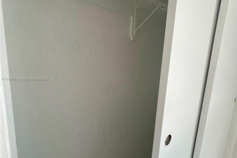 Apartment in Miami, Florida 1 bedroom, 853.03 sq.m. № 1961843 - photo 13