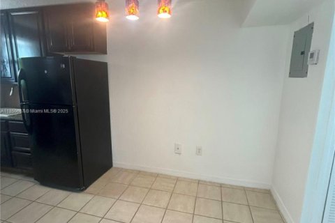 Apartment in Miami, Florida 1 bedroom, 853.03 sq.m. № 1961843 - photo 8