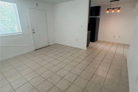 Apartment in Miami, Florida 1 bedroom, 853.03 sq.m. № 1961843 - photo 7