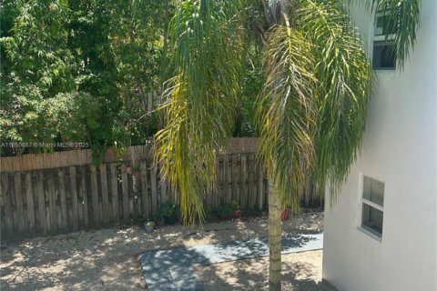 Apartment in Miami, Florida 1 bedroom, 853.03 sq.m. № 1961843 - photo 15