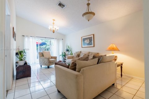 Снять в аренду виллу или дом в Санрайз, Флорида 3 спальни, 106.47м2, № 2006032 - фото 6