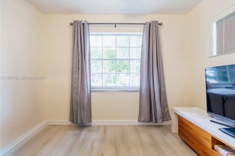 Снять в аренду виллу или дом в Санрайз, Флорида 3 спальни, 106.47м2, № 2006032 - фото 25